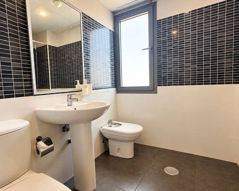 2 sypialnia Apartament przy plaży do wynajęcia w Orihuela Costa z basenem garażem - 1 600 € (Ref: 10160862)