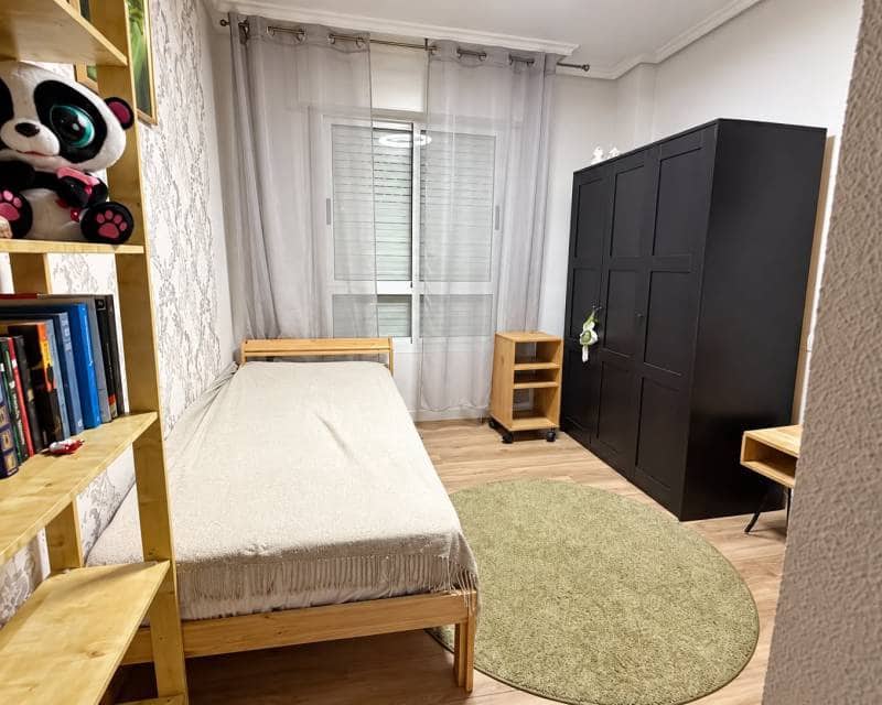 3 soverom Leilighet til leie i Guardamar del Segura - € 1 000 (Ref: 10160863)