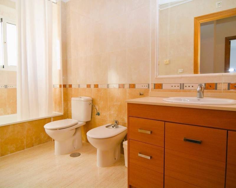 Maison de Ville de 2 chambres à louer à Pilar de la Horadada avec piscine garage - 1 100 € (Ref: 10165860)