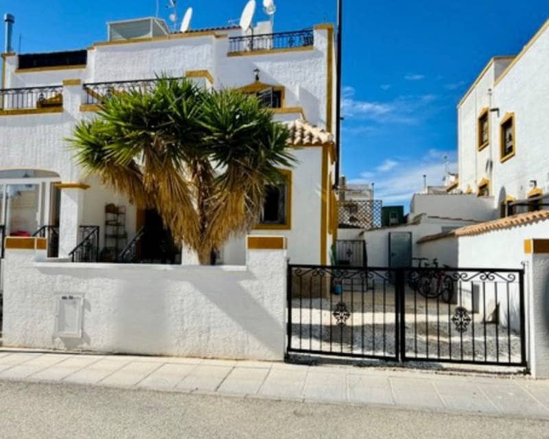 Villa/Maison Mitoyenne de 3 chambres à louer à Orihuela avec piscine garage - 1 350 € (Ref: 10166005)