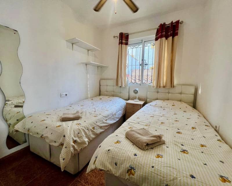 Villa/Maison Mitoyenne de 3 chambres à louer à Orihuela avec piscine garage - 1 350 € (Ref: 10166005)