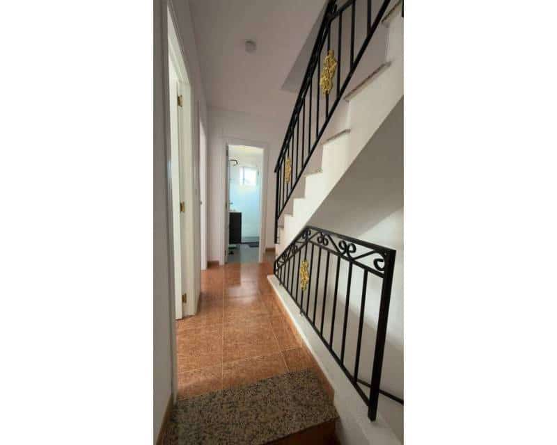 Villa/Maison Mitoyenne de 3 chambres à louer à Orihuela avec piscine garage - 1 350 € (Ref: 10166005)