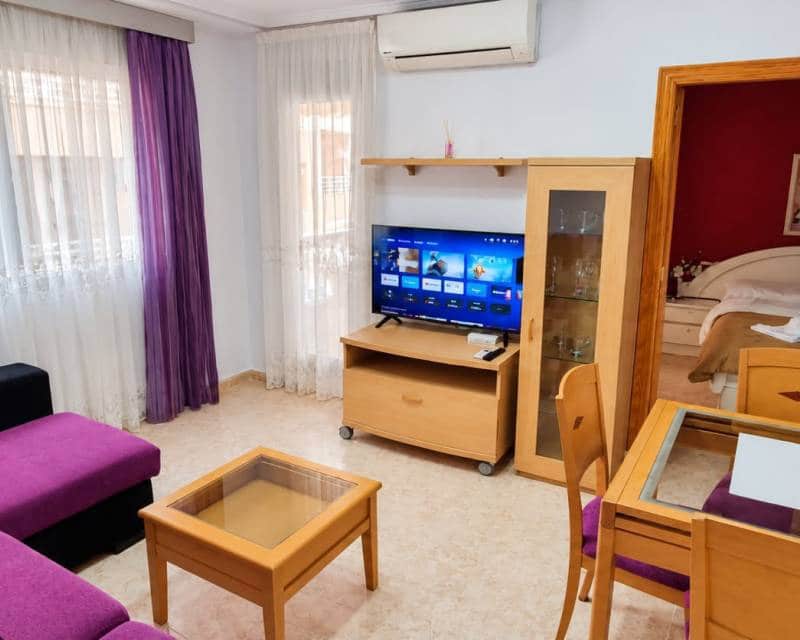 3 sypialnia Apartament przy plaży na kwatery wakacyjne w Torrevieja z basenem - 800 € (Ref: 10167881)