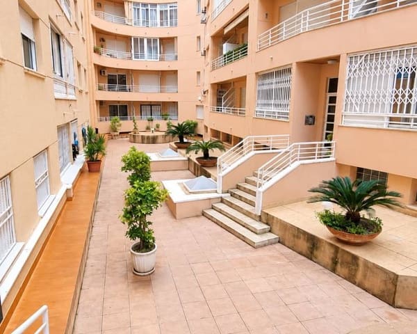 3 makuuhuone Ranta-asunto lomavuokrausta paikassa Playa del Cura, Torrevieja mukana uima-altaan - 800 € (Ref: 10167881)