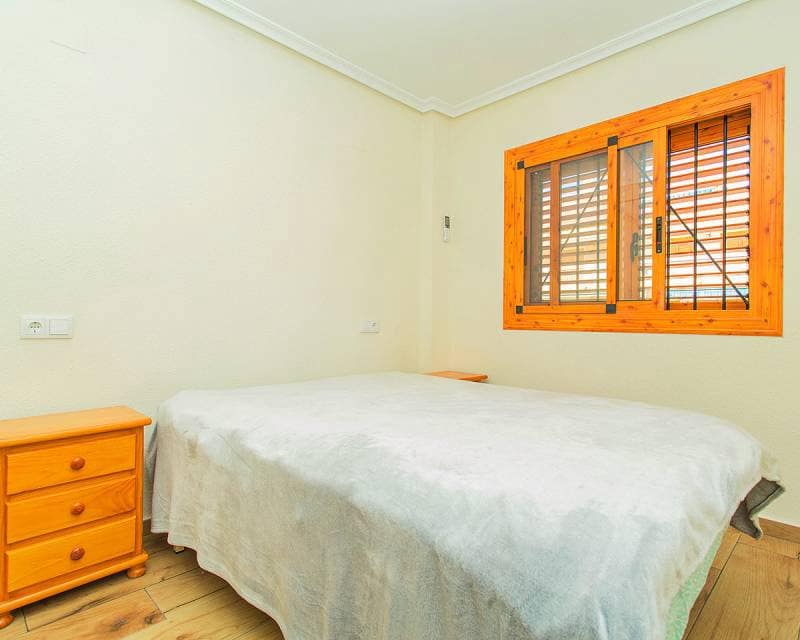 2 sypialnia Apartament do wynajęcia w La Mata z basenem garażem - 1 350 € (Ref: 10170410)