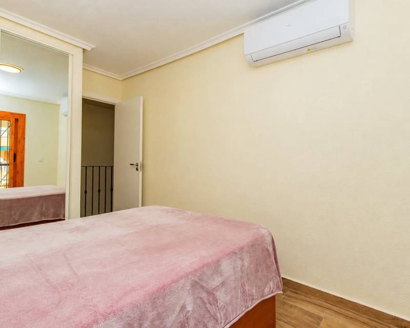 2 sypialnia Apartament do wynajęcia w La Mata z basenem garażem - 1 350 € (Ref: 10170410)