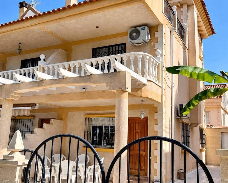 4 soverom Villa til salgs i Pilar de la Horadada med svømmebasseng garasje - € 1 400 (Ref: 10172416)
