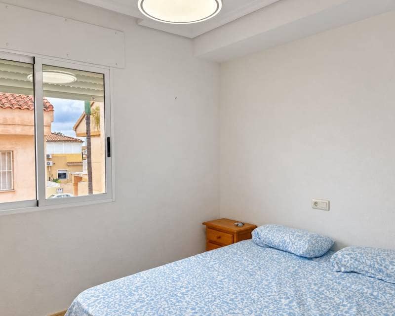 4 soverom Villa til salgs i Pilar de la Horadada med svømmebasseng garasje - € 1 400 (Ref: 10172416)
