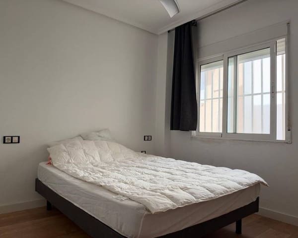 2 soverom Penthouse til leie i Centro, Torrevieja - € 900 (Ref: 10172810)