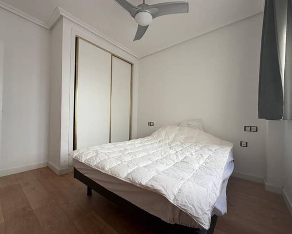 2 soverom Penthouse til leie i Centro, Torrevieja - € 900 (Ref: 10172810)