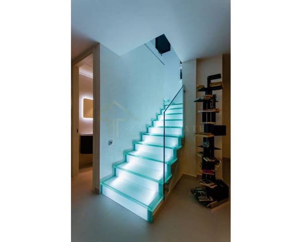 4 slaapkamer Villa te koop in Dehesa de Campoamor, Orihuela met zwembad - € 1.050.000 (Ref: 4567207)