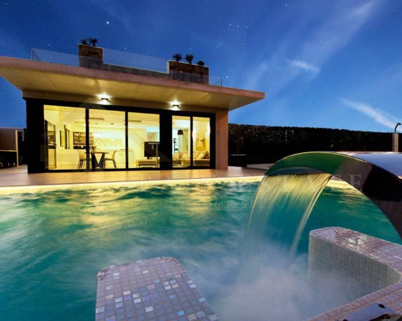 4 slaapkamer Villa te koop in Campoamor met zwembad - € 1.050.000 (Ref: 4567207)