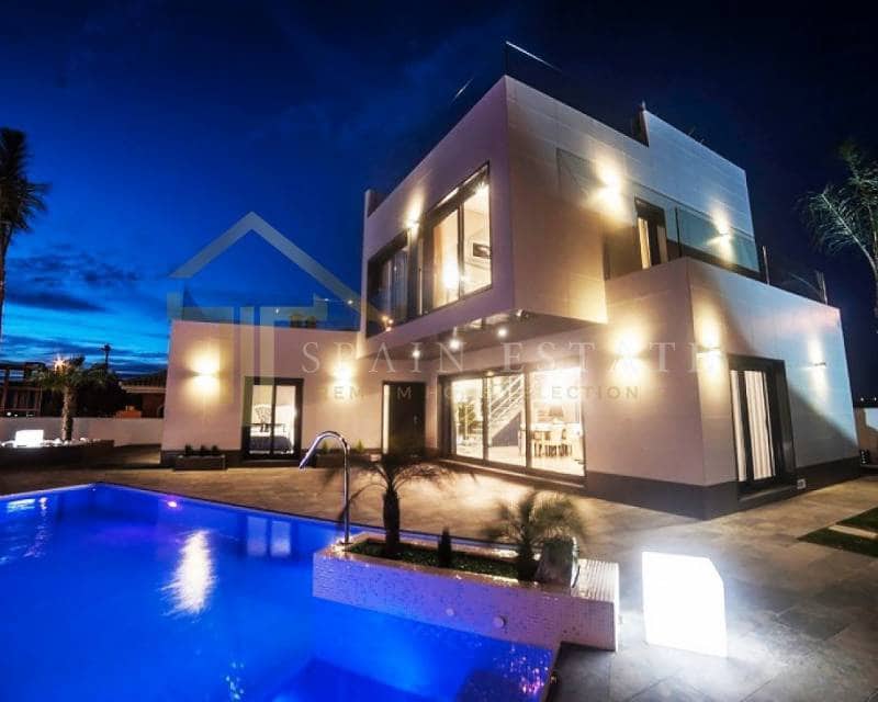 3 soveværelse Villa til salg i Campoamor med swimmingpool - € 1.050.000 (Ref: 4890008)