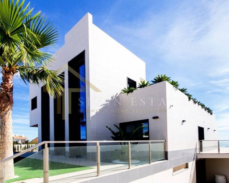 3 soveværelse Villa til salg i Campoamor med swimmingpool - € 1.050.000 (Ref: 4890008)