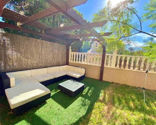 Chalet de 4 habitaciones en Playa Flamenca, Orihuela en alquiler con piscina garaje - 1.650 € (Ref: 5535429)
