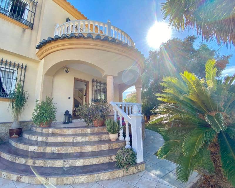 Chalet de 4 habitaciones en Playa Flamenca en alquiler con piscina garaje - 1.650 € (Ref: 5535429)