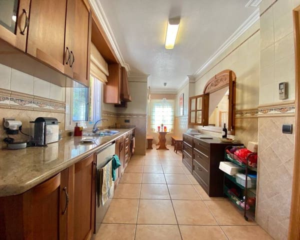 Chalet de 4 habitaciones en Playa Flamenca, Orihuela en alquiler con piscina garaje - 1.650 € (Ref: 5535429)