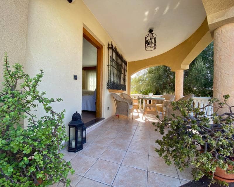 Chalet de 4 habitaciones en Playa Flamenca en alquiler con piscina garaje - 1.650 € (Ref: 5535429)