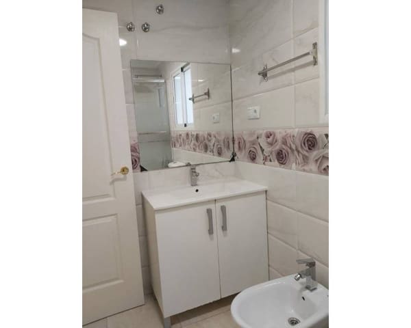 3 soveværelse Lejlighed til leje i Centro - Muelle Pesquero, Torrevieja - € 1.000 (Ref: 6299188)