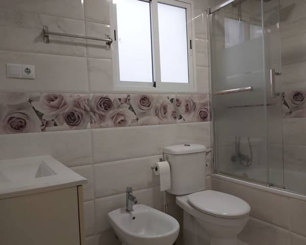 3 soveværelse Lejlighed til leje i Centro - Muelle Pesquero, Torrevieja - € 1.000 (Ref: 6299188)