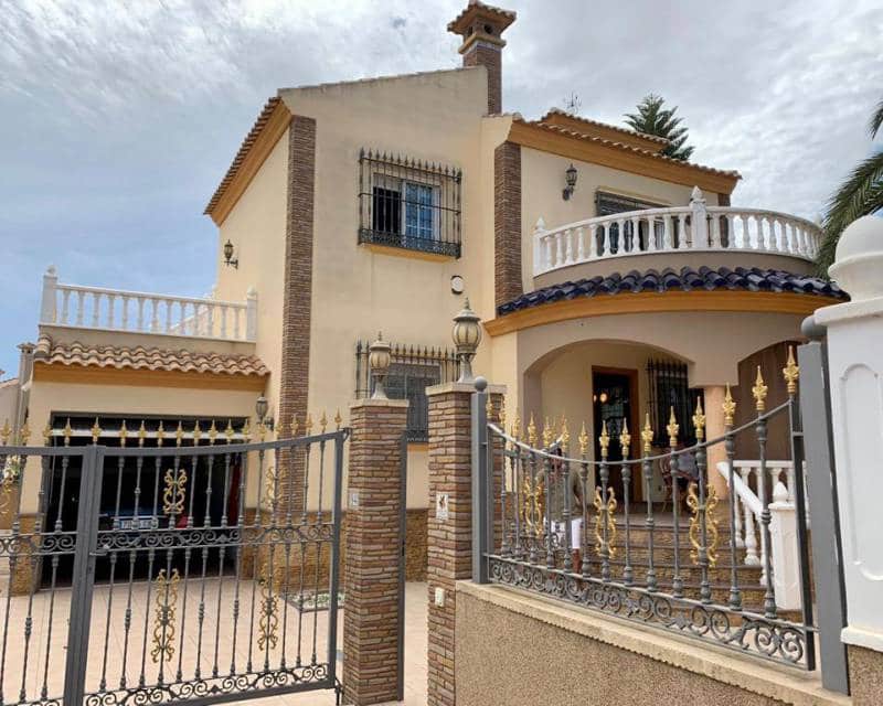 4 soveværelse Villa til leje i Playa Flamenca med swimmingpool garage - € 1.650 (Ref: 6322934)