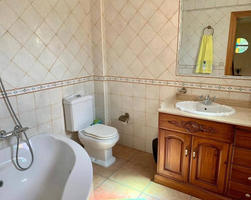 4 soveværelse Villa til leje i Playa Flamenca med swimmingpool garage - € 1.650 (Ref: 6322934)