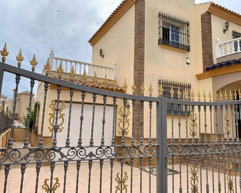4 soveværelse Villa til leje i Playa Flamenca med swimmingpool garage - € 1.650 (Ref: 6322934)