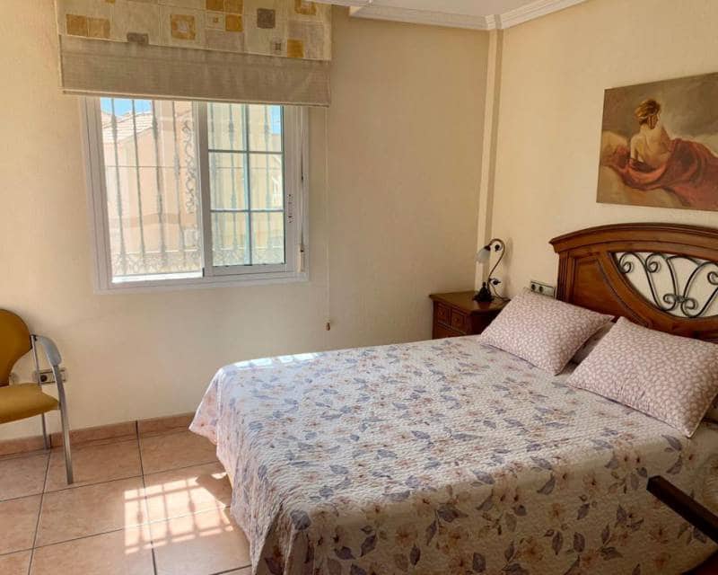 4 soveværelse Villa til leje i Playa Flamenca med swimmingpool garage - € 1.650 (Ref: 6322934)