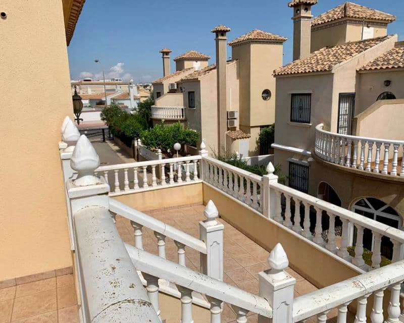 4 soveværelse Villa til leje i Playa Flamenca med swimmingpool garage - € 1.650 (Ref: 6322934)