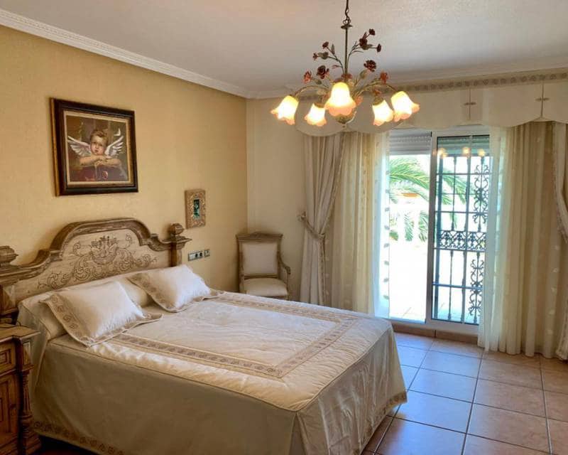 4 soveværelse Villa til leje i Playa Flamenca med swimmingpool garage - € 1.650 (Ref: 6322934)