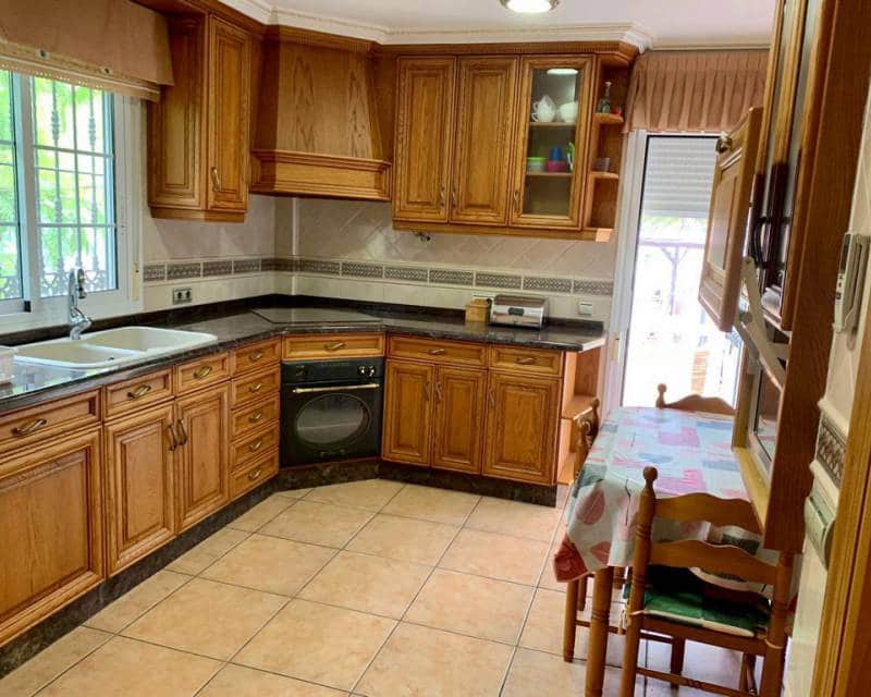 4 soveværelse Villa til leje i Playa Flamenca med swimmingpool garage - € 1.650 (Ref: 6322934)