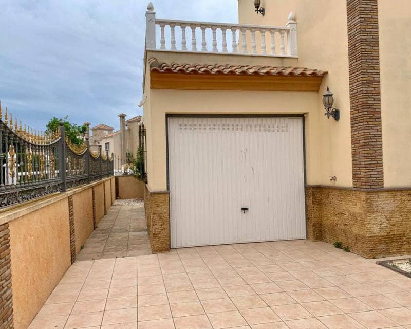 4 soveværelse Villa til leje i Playa Flamenca med swimmingpool garage - € 1.650 (Ref: 6322934)