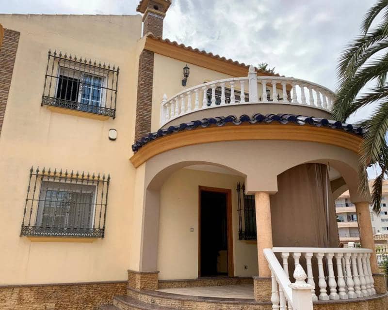 4 soveværelse Villa til leje i Playa Flamenca med swimmingpool garage - € 1.650 (Ref: 6322934)