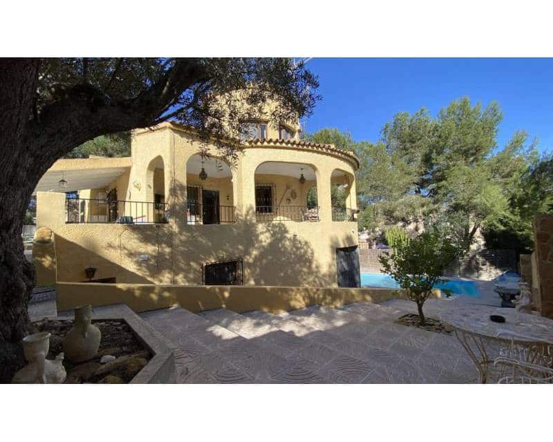 6 bedroom Villa for sale in Orihuela Costa with pool - € 450,000 (Ref: 6332858)