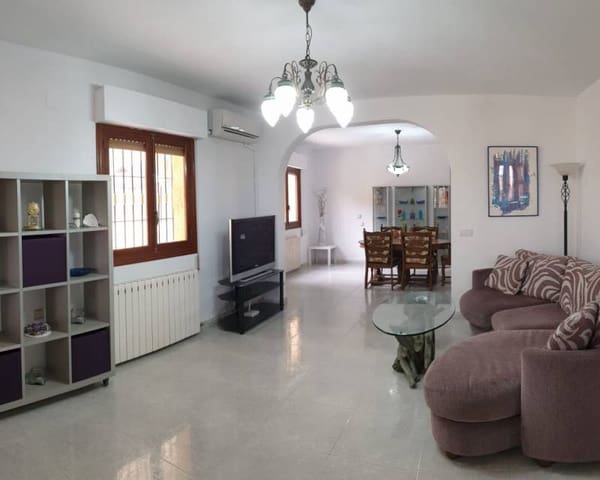 6 bedroom Villa for sale in Las Filipinas with pool - € 450,000 (Ref: 6332858)