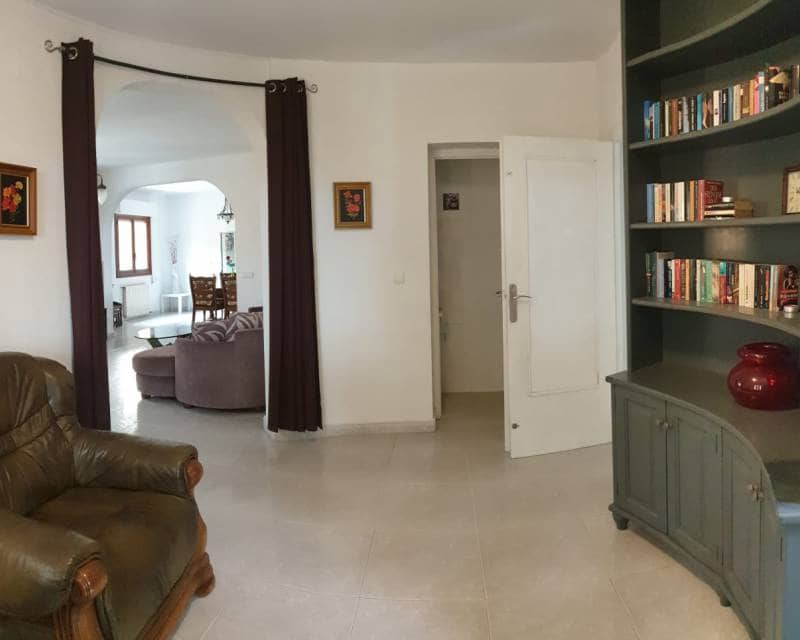 6 bedroom Villa for sale in Orihuela Costa with pool - € 450,000 (Ref: 6332858)