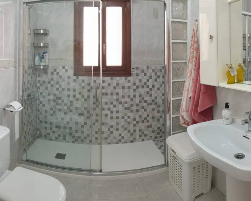 6 bedroom Villa for sale in Orihuela Costa with pool - € 450,000 (Ref: 6332858)