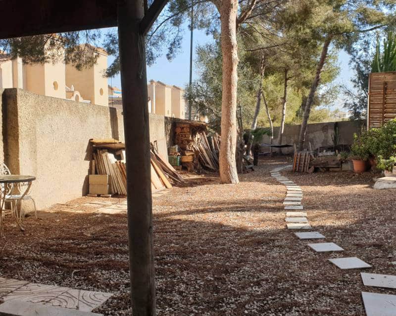 6 bedroom Villa for sale in Orihuela Costa with pool - € 450,000 (Ref: 6332858)