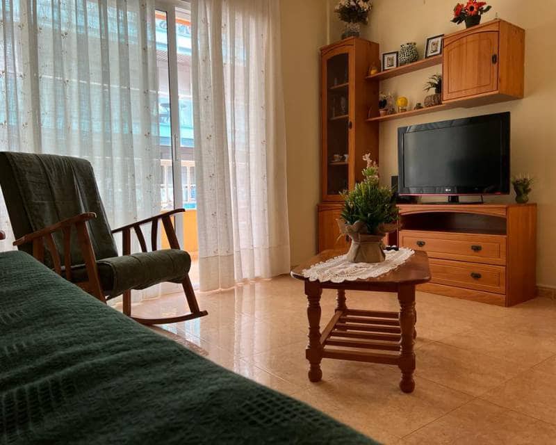 Apartamento de 2 habitaciones en Torrevieja en alquiler - 750 € (Ref: 6466325)