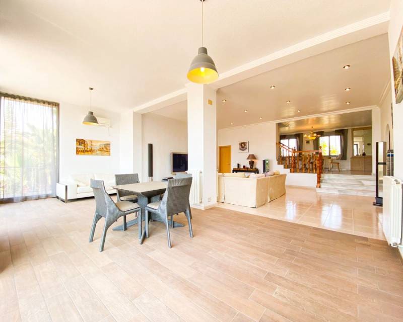 4 soveværelse Villa til salg i Ciudad Quesada med swimmingpool garage - € 840.000 (Ref: 6904379)