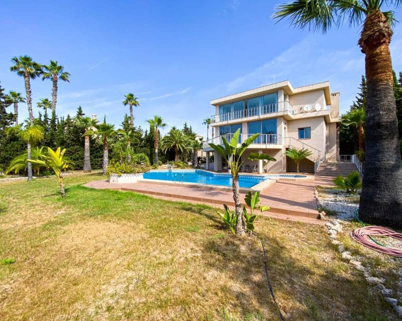 4 soveværelse Villa til salg i Ciudad Quesada med swimmingpool garage - € 840.000 (Ref: 6904379)