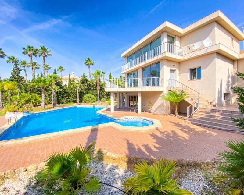 4 soveværelse Villa til salg i Ciudad Quesada med swimmingpool garage - € 840.000 (Ref: 6904379)