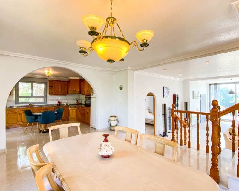 4 soveværelse Villa til salg i Ciudad Quesada med swimmingpool garage - € 840.000 (Ref: 6904379)