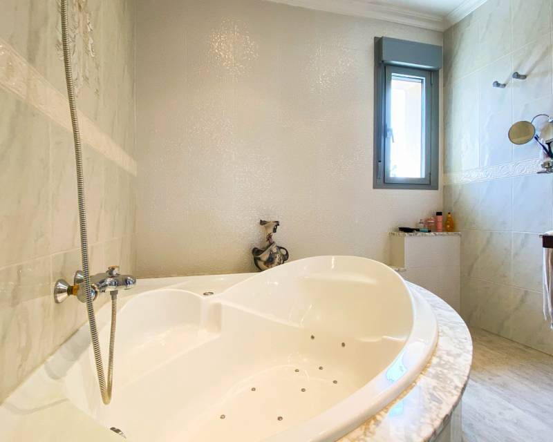 4 soveværelse Villa til salg i Ciudad Quesada med swimmingpool garage - € 840.000 (Ref: 6904379)