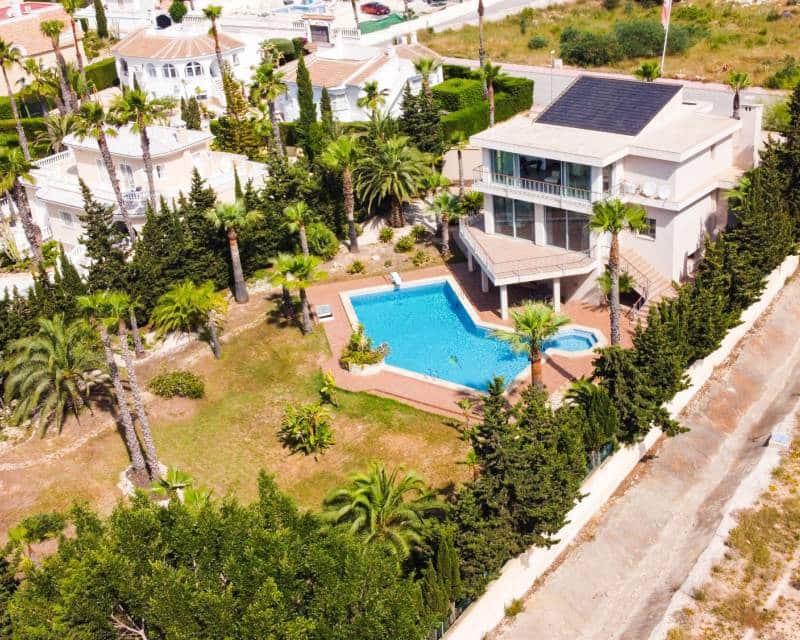 4 soveværelse Villa til salg i Ciudad Quesada med swimmingpool garage - € 840.000 (Ref: 6904379)