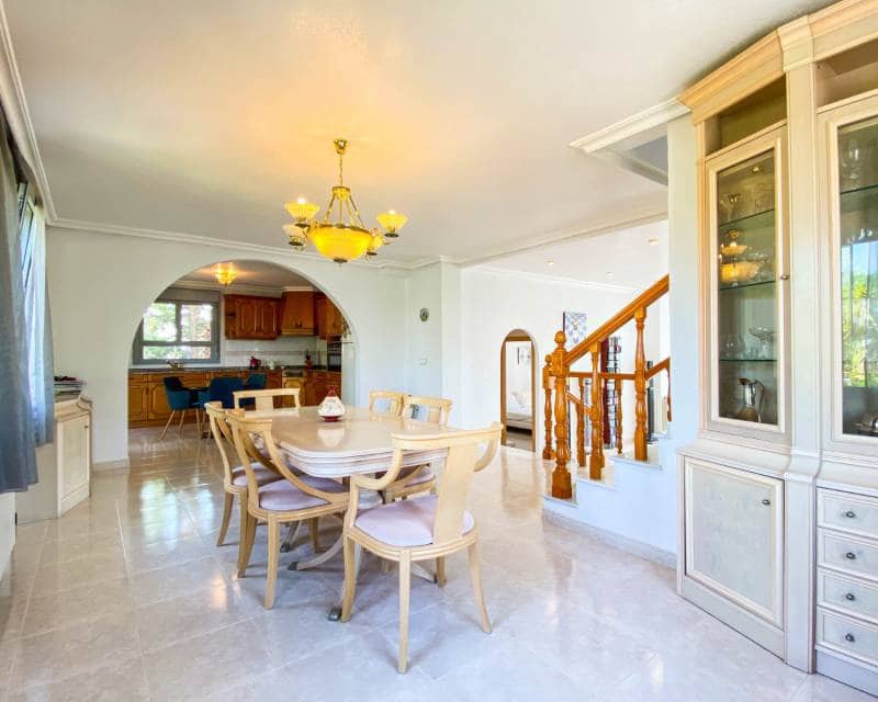 4 soveværelse Villa til salg i Ciudad Quesada med swimmingpool garage - € 840.000 (Ref: 6904379)