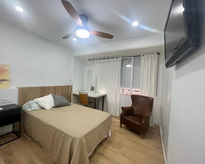 3 slaapkamer Appartement te huur in Torrevieja - € 1.250 (Ref: 6916767)