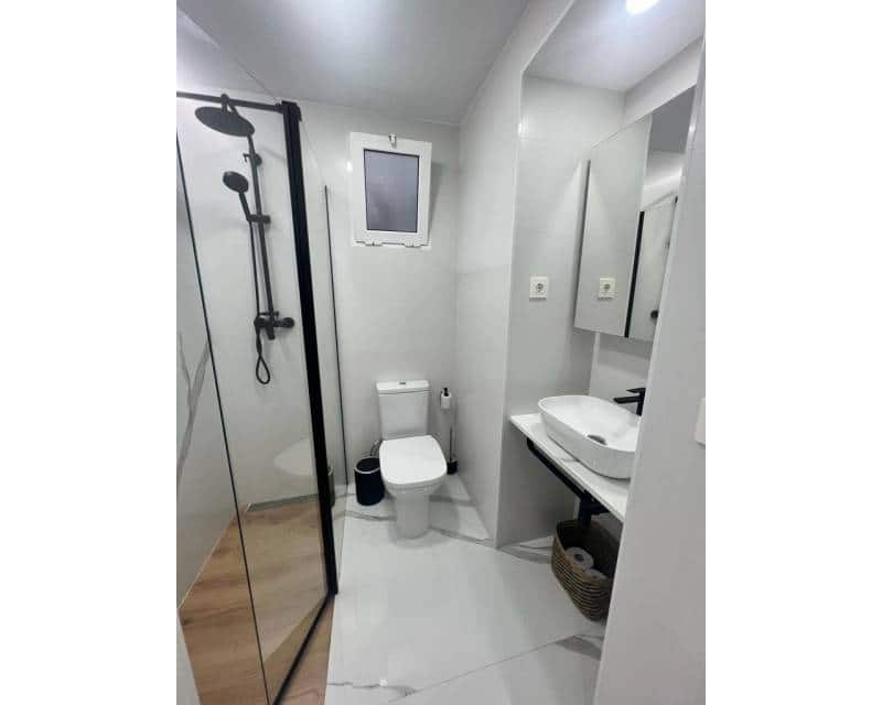 3 slaapkamer Appartement te huur in Torrevieja - € 1.250 (Ref: 6916767)