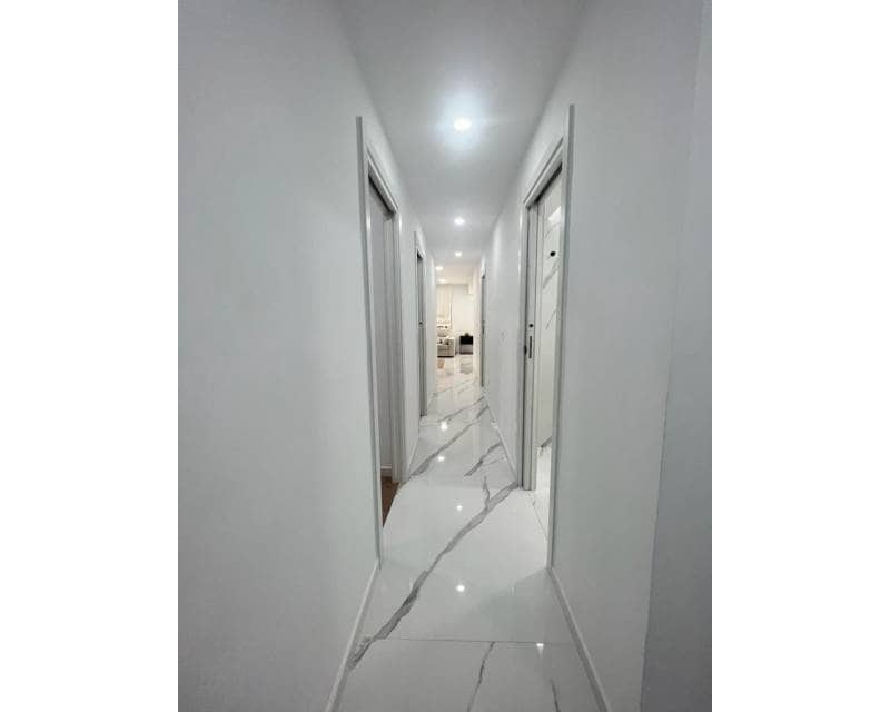 3 slaapkamer Appartement te huur in Torrevieja - € 1.250 (Ref: 6916767)