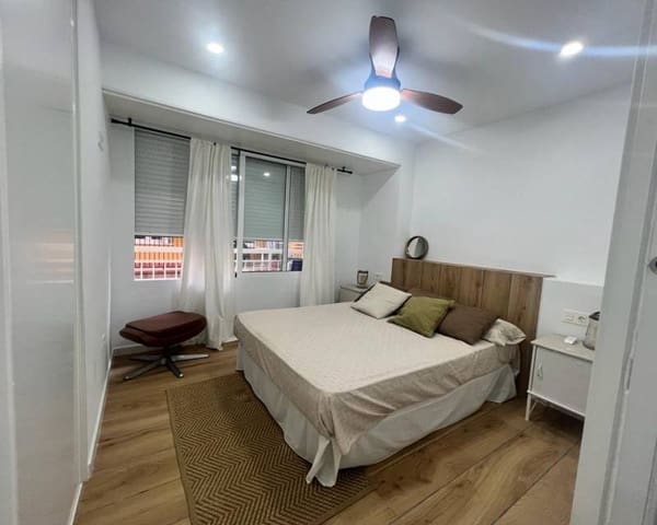 3 slaapkamer Appartement te huur in Playa de los Náufragos, Torrevieja - € 1.250 (Ref: 6916767)